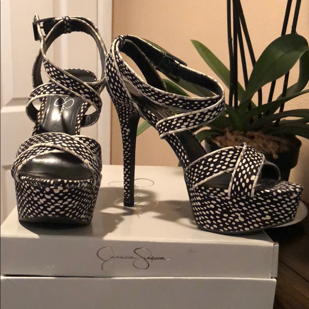 Jessica Simpson heels - Picture 4 of 4